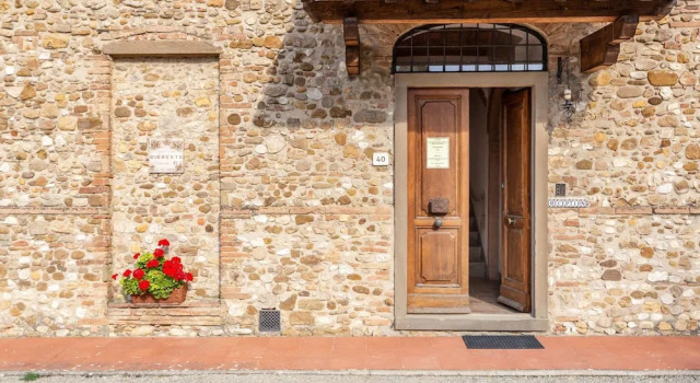 Tuscan Cottage With 2 Pools