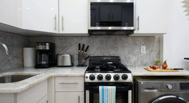 62-2b New Studio Prime UES W D in Unit