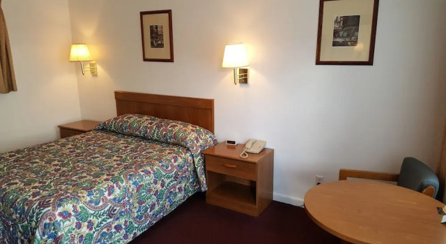 Четырёхместный номер Standard Tall Winds Motel
