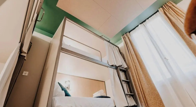 Кровать в общем номере Matabi Hotel Toulouse Gare by HappyCulture