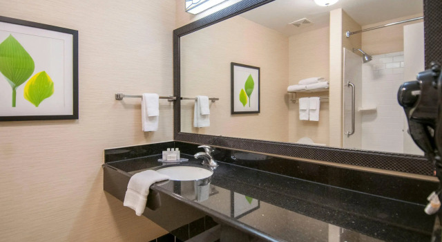 Четырёхместный номер Standard Fairfield Inn & Suites by Marriott San Antonio North/Stone Oak