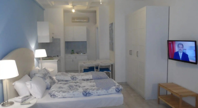 Студия Seafront Studios and Apartments
