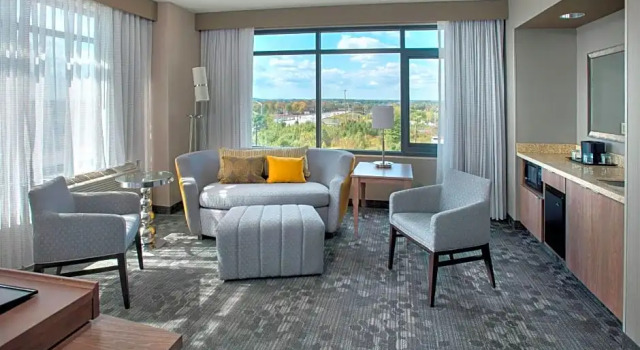 Двухместный люкс c 1 комнатой Courtyard by Marriott Philadelphia Lansdale