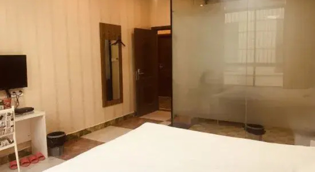 Shangqiu Hibiscus time theme bar, Book Hotel Shangqiu Henan
