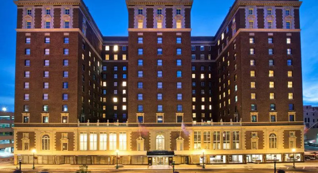 Люкс с 6 комнатами Marriott Syracuse Downtown