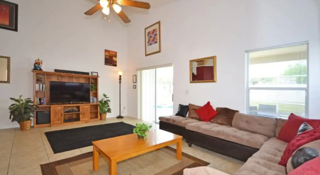 Hampton Lakes 215449