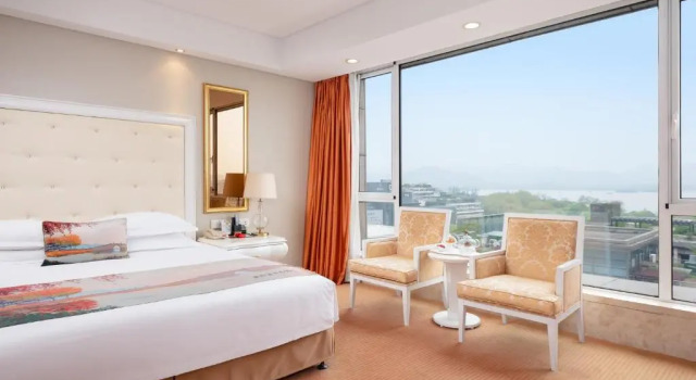 Двухместный номер Executive с видом на озеро Hangzhou Xinqiao Hotel