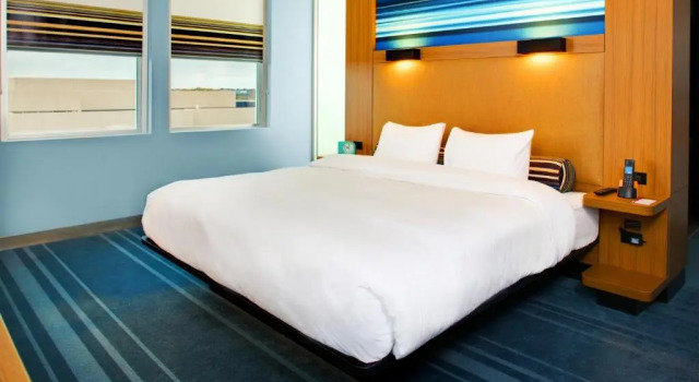 Номер Standard Aloft Leawood-Overland Park