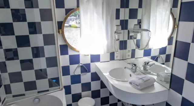 Трёхместный номер Standard Hotel The Boatel