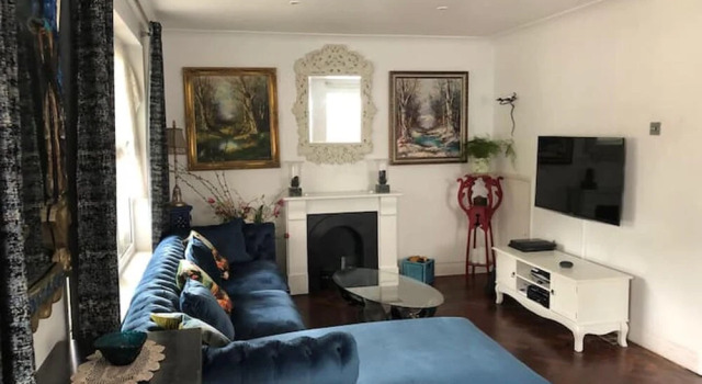 Inviting 5-bed House in London, Забронировать Отель Отели Англии 3 звезды, 3*