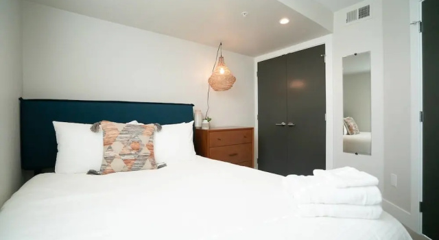 Коттедж с 3 комнатами The Mile High Bohemian Retreat Roof Top Views