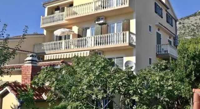 Apartments Marina