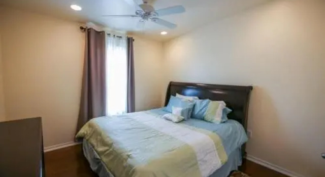 Luxury 4BR condo in Downtown by Hosteeva