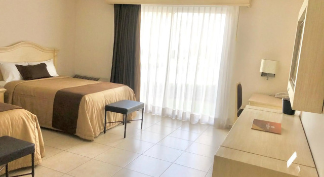 Hotel Real de Minas Bajio, Забронировать Отель Леон Гуанахуато, рядом с Торговый центр Plaza Altacia