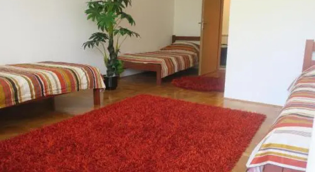 Apartment Jezero Prokletije, Book Apartment Hotels in Plav County with Parking, Parking