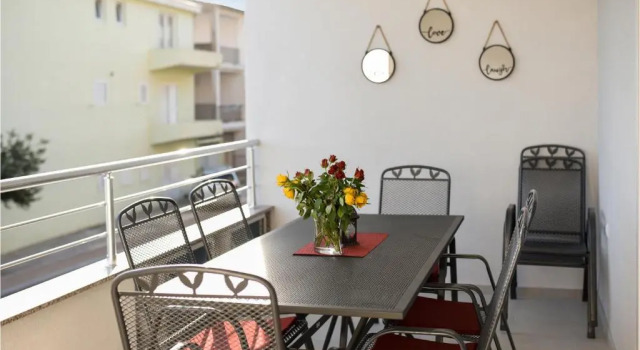 Апартаменты Nice Apartment in Makarska With Wifi and 3 Bedrooms