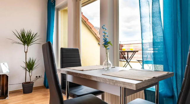 Schöne Dachterasse NETFLIX & PRIME Zentral Modern bis 4 Pers, Prenota Hotel Magdeburgo 