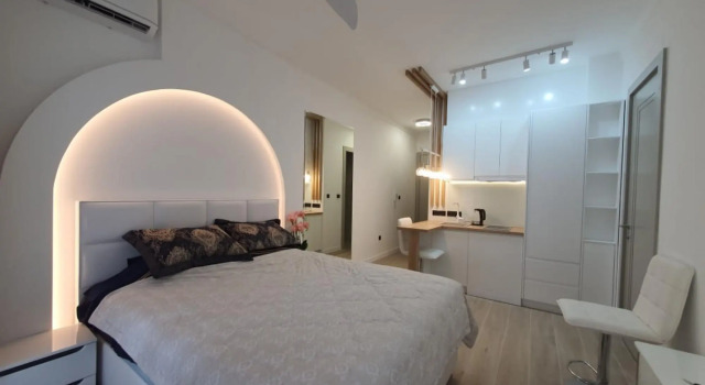 Luminous Apartment with Balcony near Budva Riviera