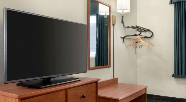 Travelodge by Wyndham Clinton Valley West Court, Reserva ahora Hotel Clinton 