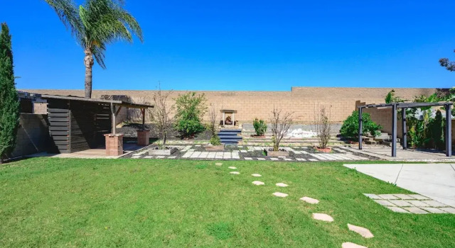 Spacious Family Retreat w Garden Modern Comfort, Prenota Casa vacanze Ontario California