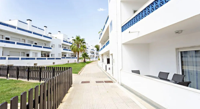 Lavender in Tavira With 2 Bedrooms and 2 Bathrooms, Rezerwuj Apartament Hotele w Algarve z parkingiem, Parking