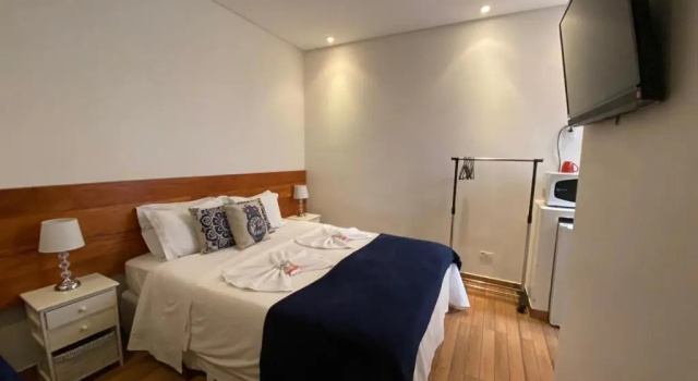 Двухместный номер Superior Pousada e Hostel São Paulo Comfort - Bairro Pinheiros, próximo Hospital das Clínicas e Incor, Oscar Freire, Av Paulista, Allianz, Vila Madalena e fácil acesso ao Ibirapuera e Morumbi
