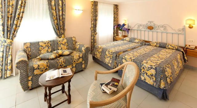 Четырёхместный номер Standard Hotel Continental Ischia