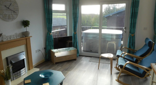 Comfortable Lodge With Hot Tub on Cornwall Coast, Забронировать Дом для отпуска Тинтаджел Корнуолл