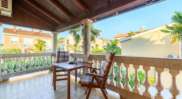 Апартаменты Pretty Apartment With Balcony