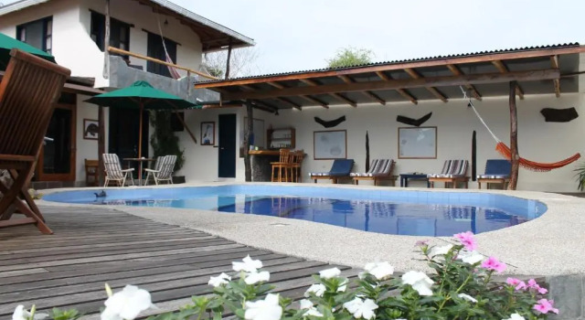 Коттедж Galapagos Cottages