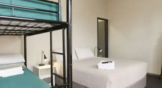 Четырёхместный номер Standard YHA Fremantle Prison