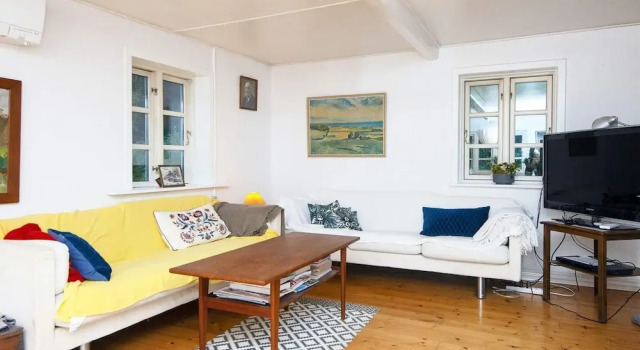 Lakeside Holiday Home With Forest, Book Feriehus Villaer i Skanderborg, Villa