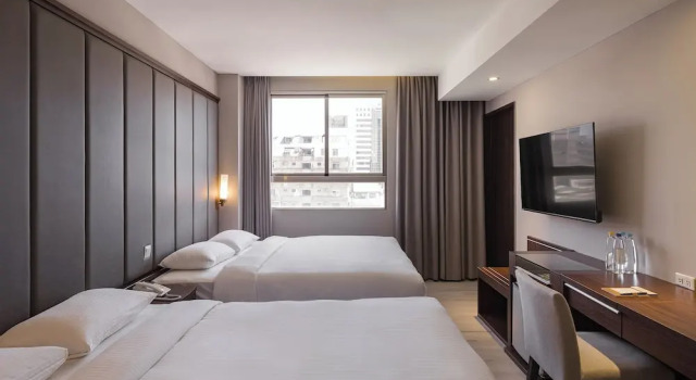 Четырёхместный номер Standard River inn ZihLi