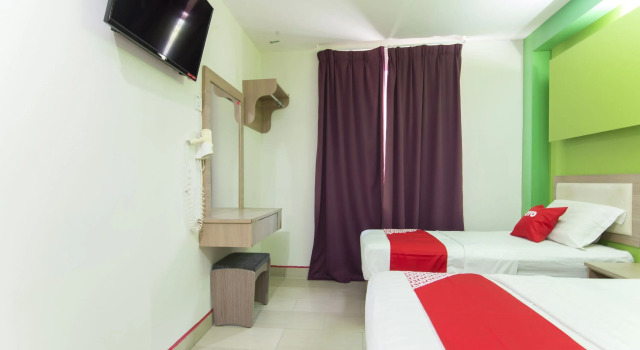 Трёхместный люкс Valley View Hotel