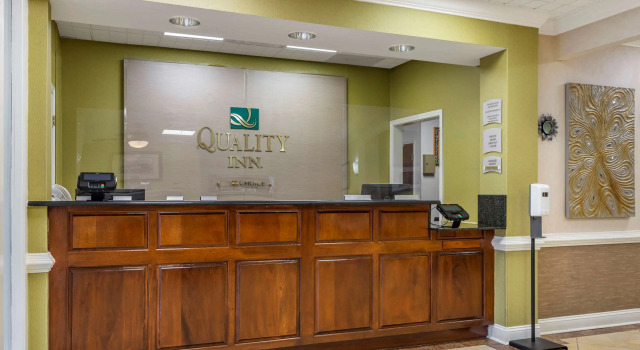 Quality Inn Fayetteville near Historic Downtown Square