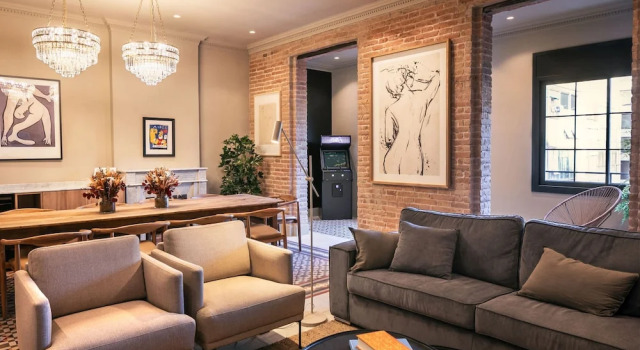 Lovely 6 BR Flat in L Eixample, Забронировать Отель Эшампле Барселона, рядом с Santa Caterina Market