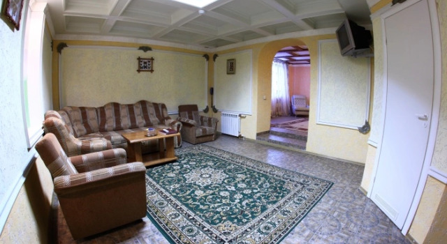 Zolotoj Lev, Prenota Hotel  