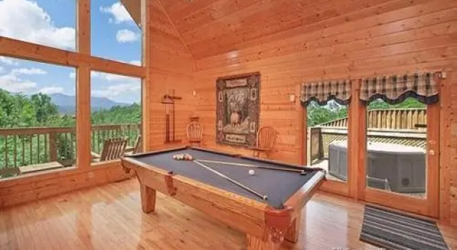 Knotty Pine Delight Holiday home