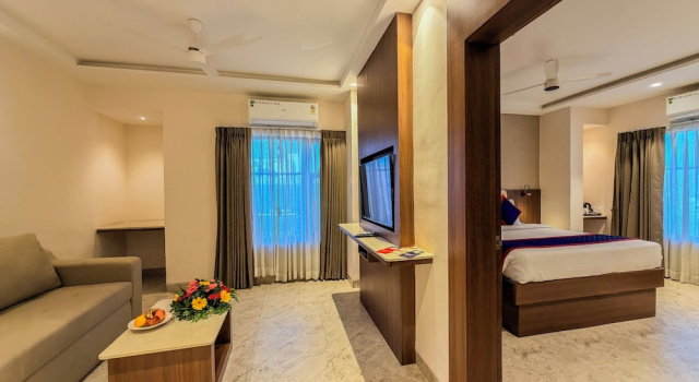 Люкс Zip by Spree Hotels Shirdi - Walkable Distance from Sai Baba Temple