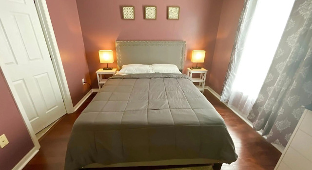 Entire Cozy 4 bed 3 bath Townhome near Disney!, Rezerwuj Hotel Kissimmee Kissimmee