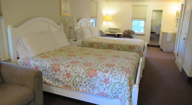 Falmouth Heights Motor Lodge