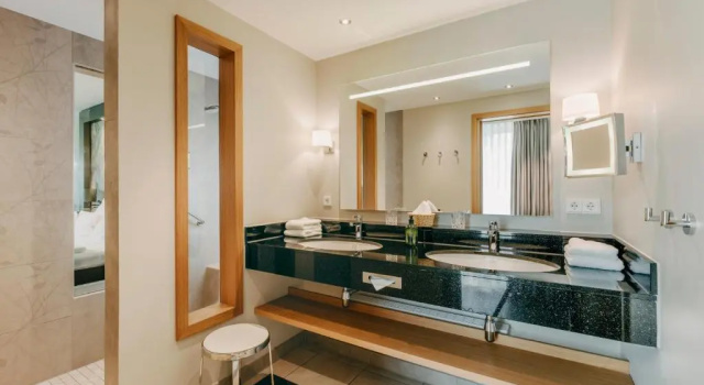 Двухместный номер Deluxe с видом на море Romantik Hotel Jagdhaus Eiden am See