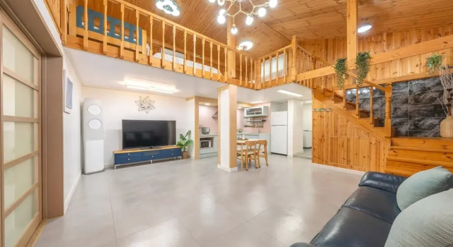 Коттедж с 2 комнатами Gyeongju Woojin Green Pension
