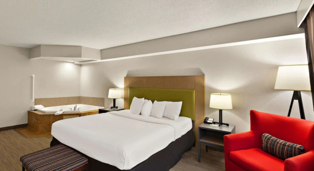 Двухместный люкс Country Inn & Suites by Radisson, Jonesborough-Johnson City West, TN
