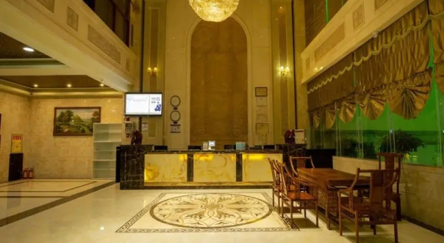 GreenTree Alliance Hotel Hainan Yuedong County Gan'en Road, Book Hotel Hotels in Ledong with Parking, Parking