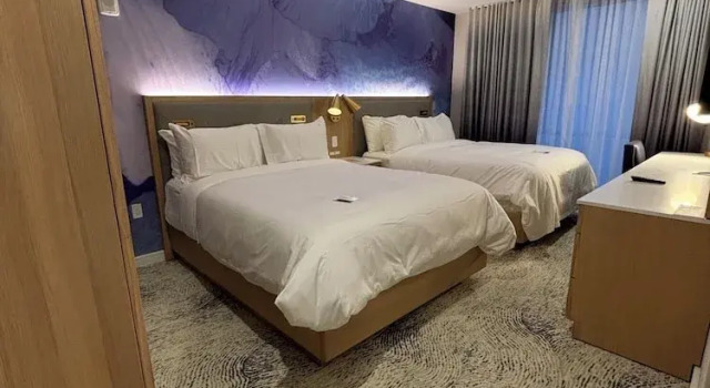 Четырёхместный семейный номер Standard Iris Hotel Boston