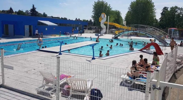 Camping La Sittelle, Rezerwuj Pole kempingowe Loue 