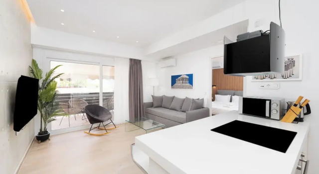 Stylish 1-Bedroom in the center, 4mins walk to Syntagma Square, Забронировать Апартаменты/квартира Афины Острова Саронического залива - Аттика, рядом с Theocharakis Foundation
