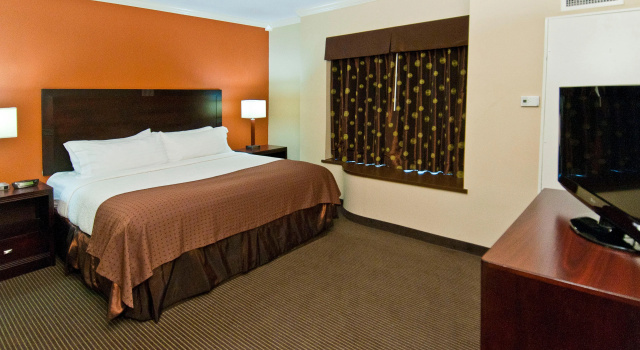 Wyndham Lake Charles, Забронировать Отель Лейк-Чарльз Луизиана, рядом с Magnolia Square Shopping Center