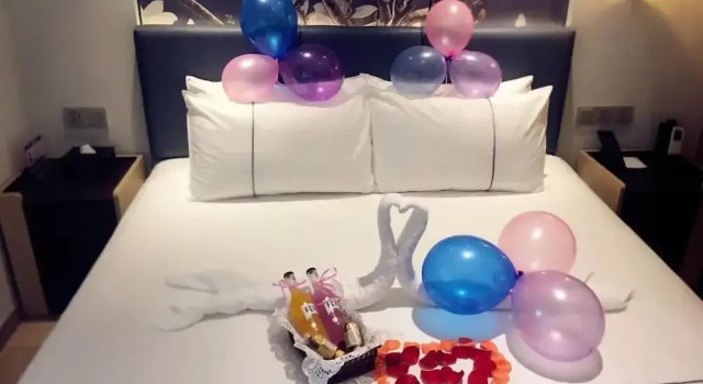 Номер Luxury YESTE Hotel (Shenzhen Nanshan Qianhai Daxin subway station)